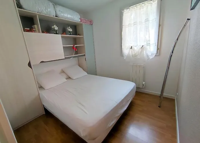 Au Doux Refuge, T2 Bis, Parking Gratuit, Proche Thermes, 6 Personnes Apartment Bagnères-de-Luchon