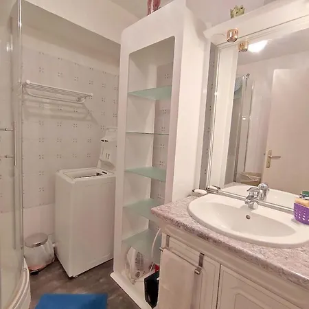 Au Doux Refuge, T2 Bis, Parking Gratuit, Proche Thermes, 6 Personnes