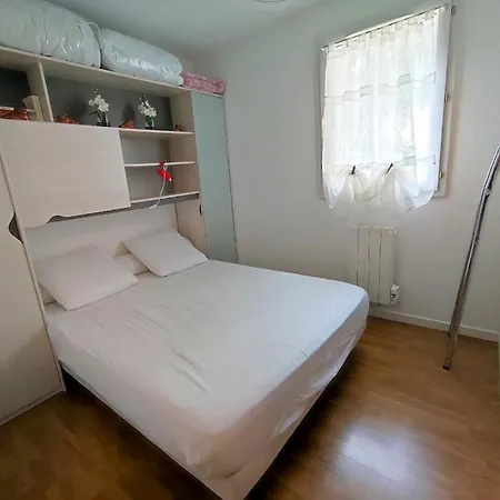 Au Doux Refuge, T2 Bis, Parking Gratuit, Proche Thermes, 6 Personnes Apartment Bagneres-de-Luchon