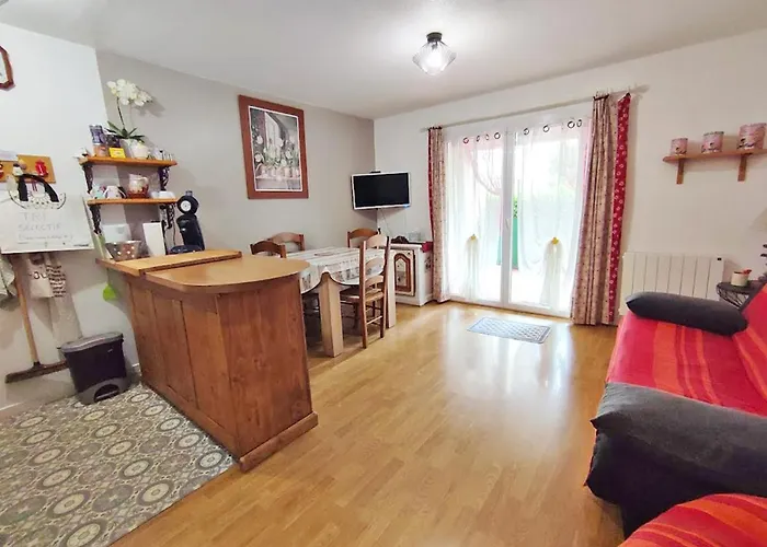 Au Doux Refuge, T2 Bis, Parking Gratuit, Proche Thermes, 6 Personnes