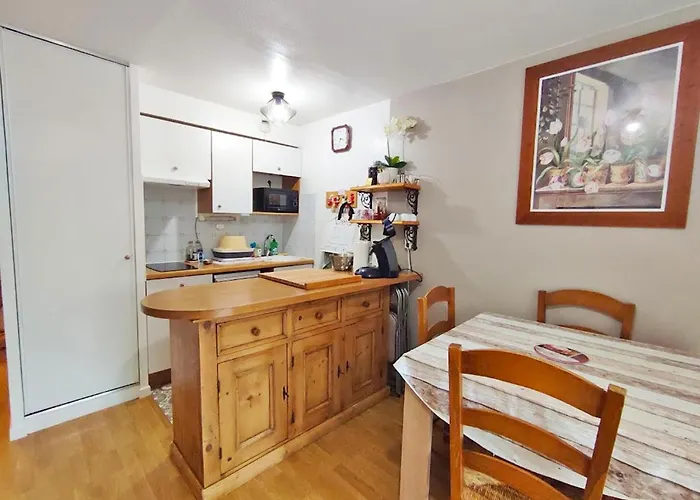 Au Doux Refuge, T2 Bis, Parking Gratuit, Proche Thermes, 6 Personnes Apartamento Bagnères-de-Luchon